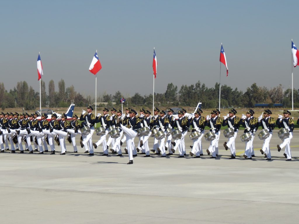 GLORIA A LOS HÉROES Y LA ESCUELA DE AVIACIÓN